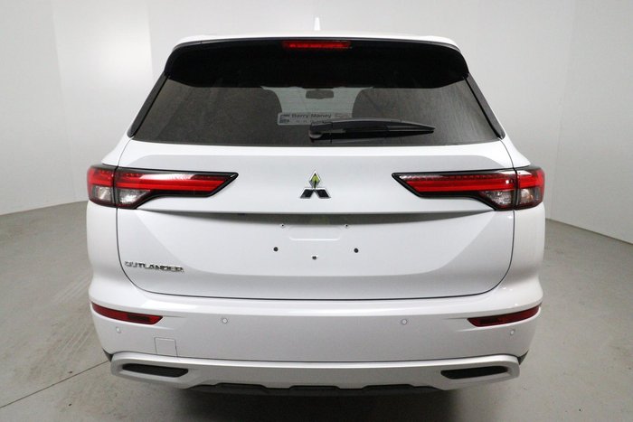 2024 Mitsubishi Outlander LS