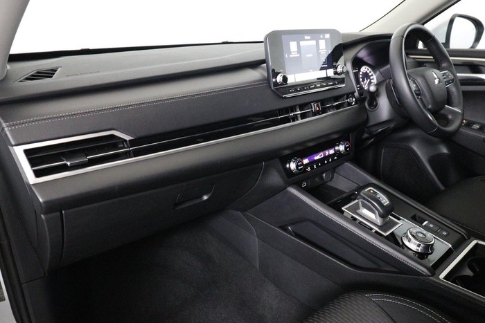 2024 Mitsubishi Outlander LS