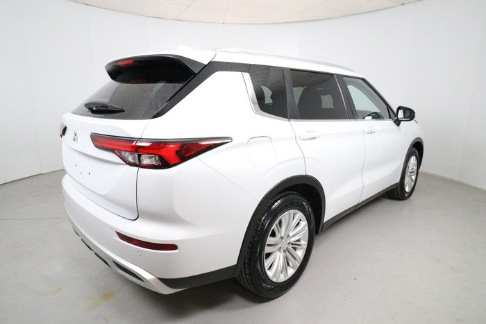 2024 Mitsubishi Outlander LS