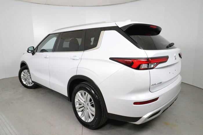 2024 Mitsubishi Outlander LS