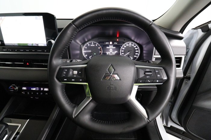 2024 Mitsubishi Outlander LS