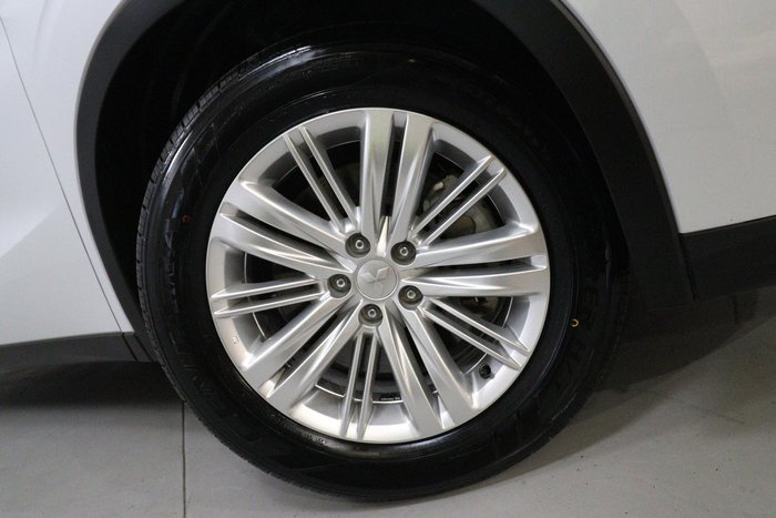 2024 Mitsubishi Outlander LS