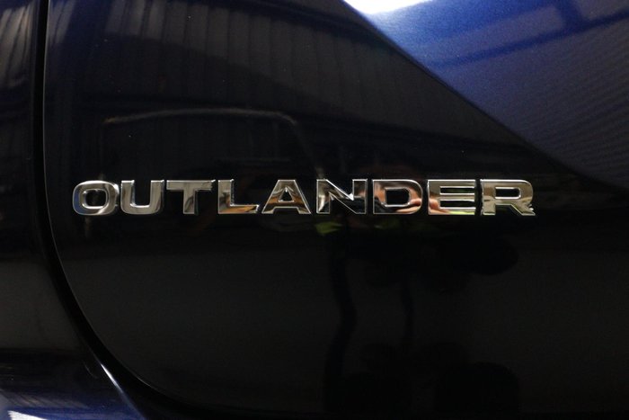 2024 Mitsubishi Outlander LS