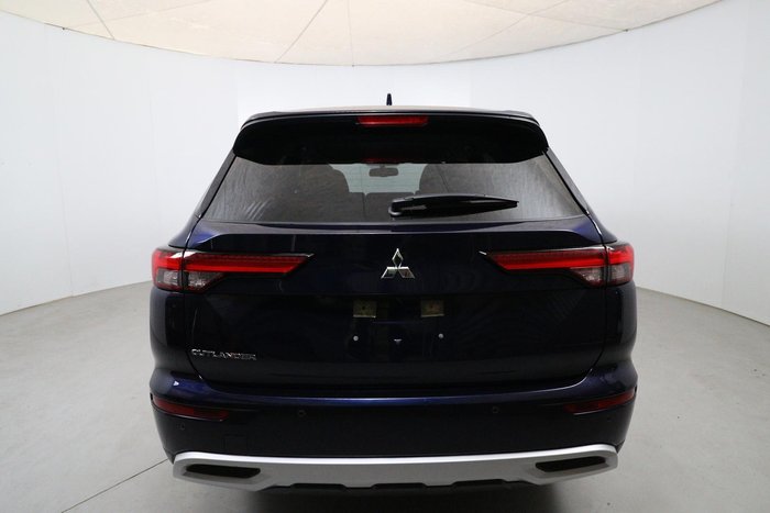 2024 Mitsubishi Outlander LS