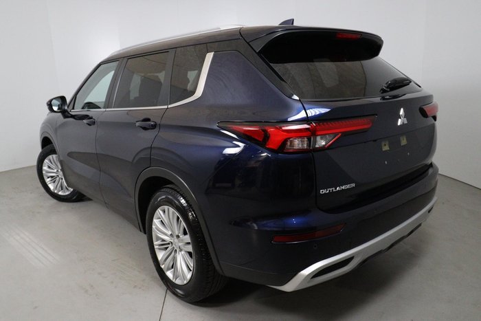 2024 Mitsubishi Outlander LS