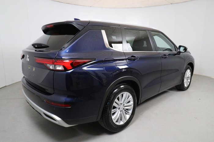 2024 Mitsubishi Outlander LS