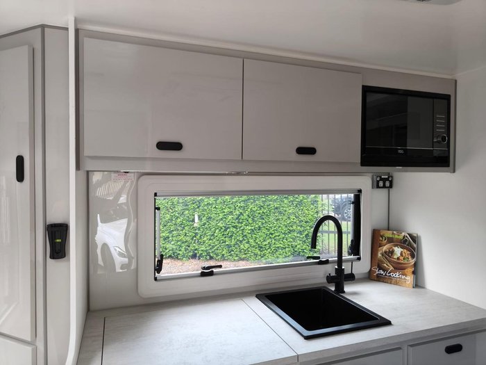 2026 JB Caravans Dirt Road Xtreme 17'10 Front Door Cafe