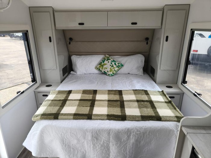 2026 JB Caravans Dirt Road Extreme 17'10 Fd Cafe