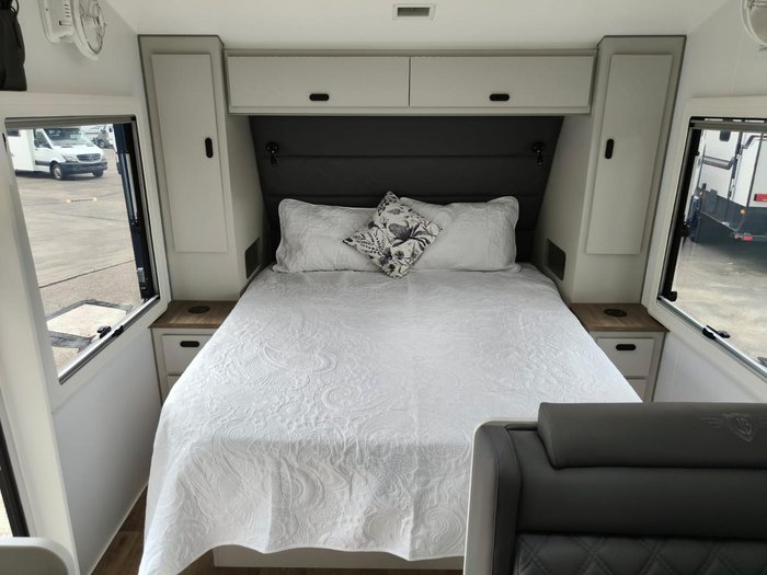 2026 JB Caravans Dirt Road Xtreme 19'6 Front Door Cafe
