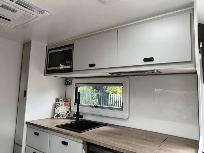 2026 JB Caravans Dirt Road Xtreme 19'6 Front Door Cafe