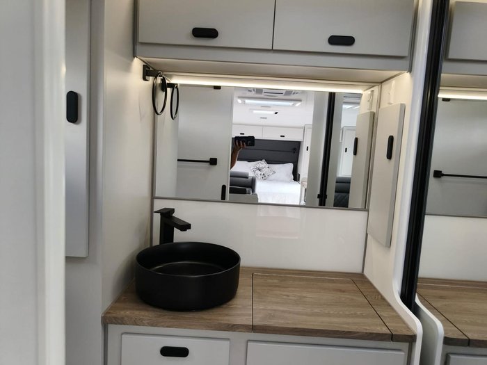 2026 JB Caravans Dirt Road Xtreme 19'6 Front Door Cafe