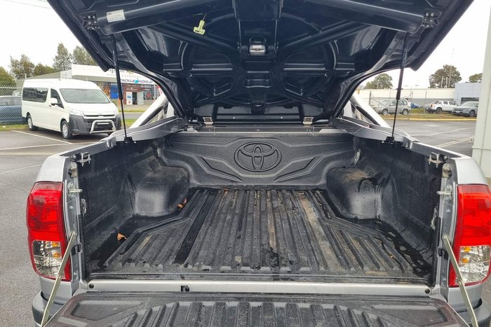 2016 Toyota Hilux SR5