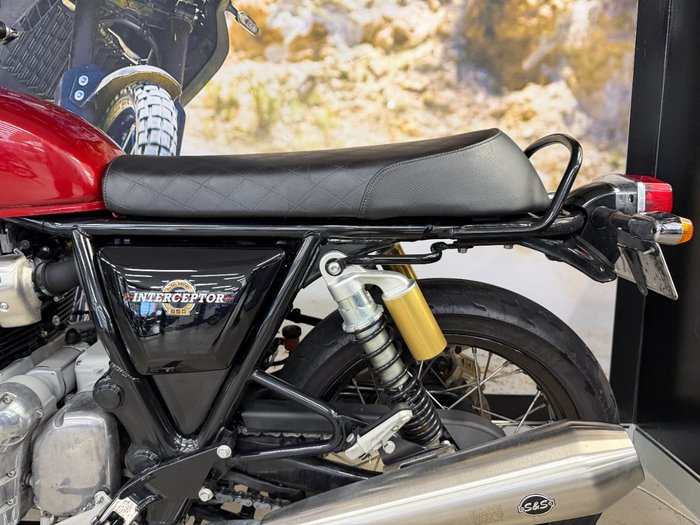2022 ROYAL ENFIELD (SEE ALSO ENFIEL INTERCEPTOR 650 E5 CUSTOM RED