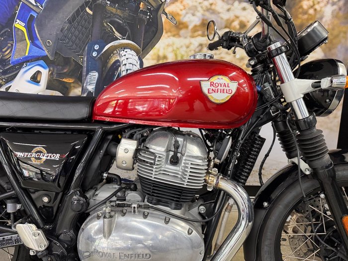 2022 ROYAL ENFIELD (SEE ALSO ENFIEL INTERCEPTOR 650 E5 CUSTOM RED