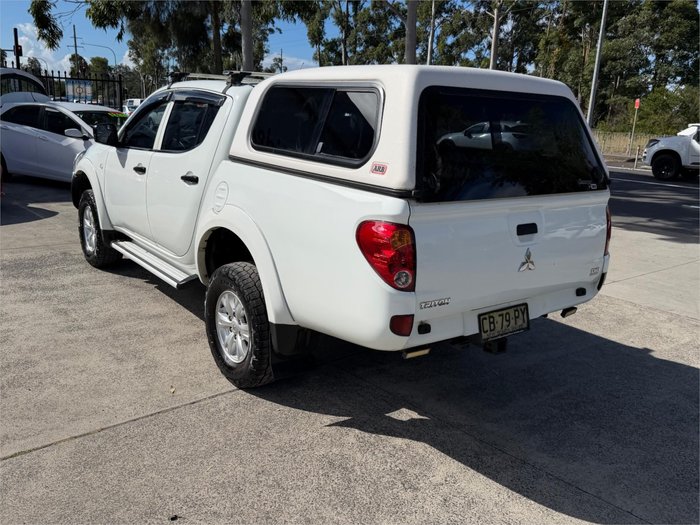 2014 MITSUBISHI TRITON GLX (4x4) MN MY14 UPDATE White