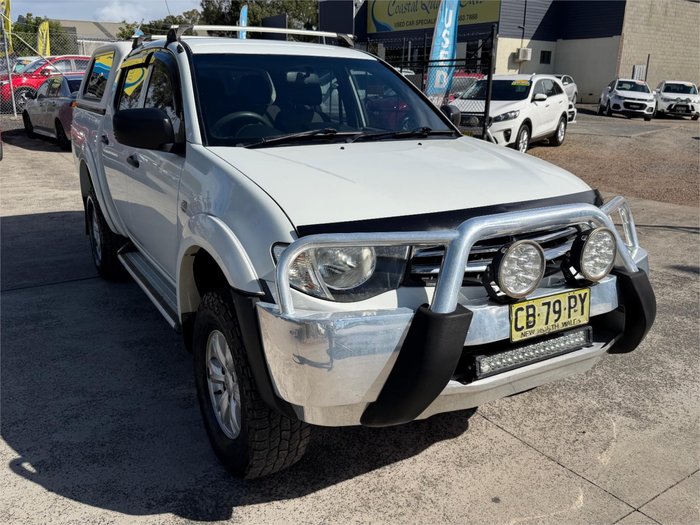 2014 MITSUBISHI TRITON GLX (4x4) MN MY14 UPDATE White