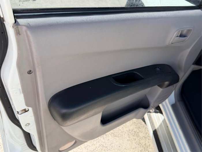 2014 MITSUBISHI TRITON GLX (4x4) MN MY14 UPDATE White