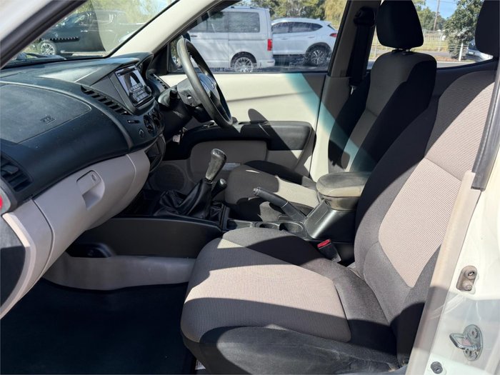 2014 MITSUBISHI TRITON GLX (4x4) MN MY14 UPDATE White