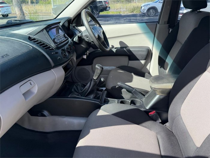 2014 MITSUBISHI TRITON GLX (4x4) MN MY14 UPDATE White