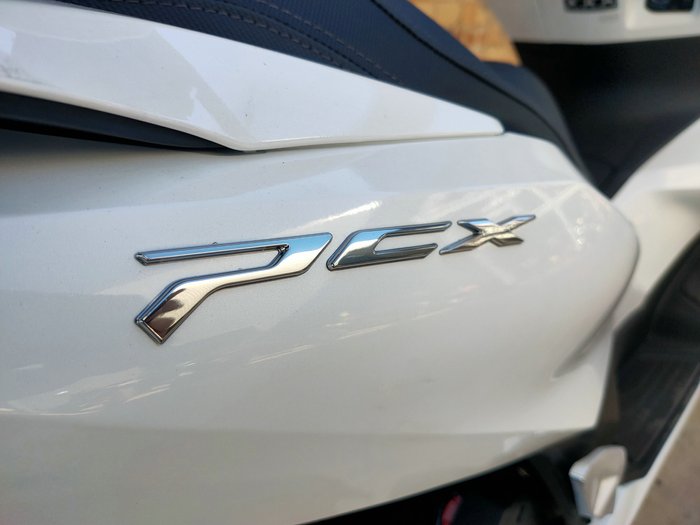 2025 HONDA PCX 125 SCOOTER WHITE