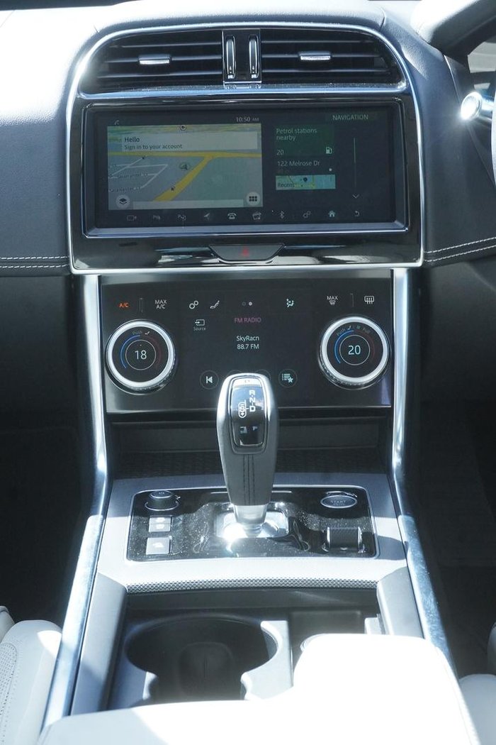 2020 Jaguar XE P300 R-Dynamic SE