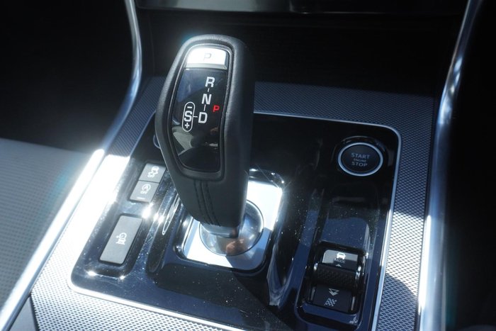 2020 Jaguar XE P300 R-Dynamic SE