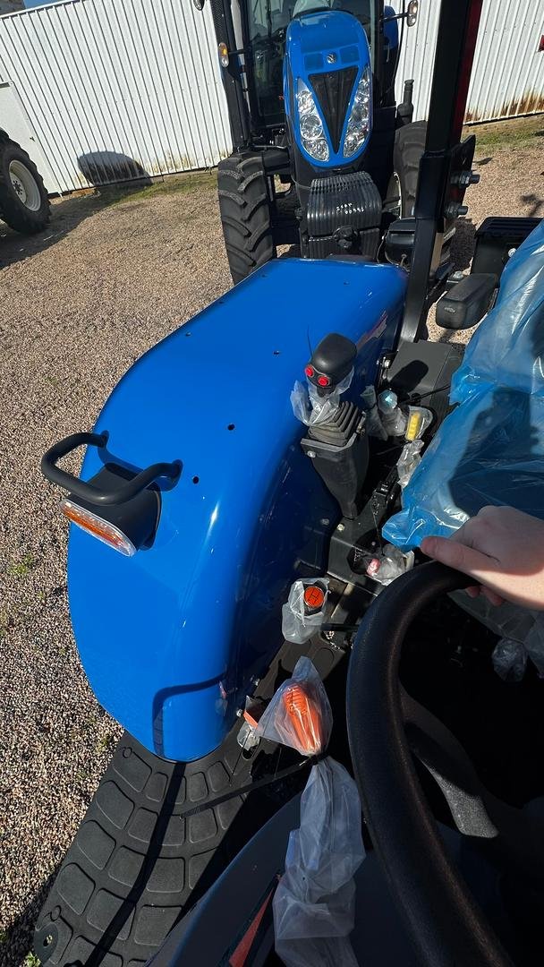 2025 New Holland Tt4.90 Rops