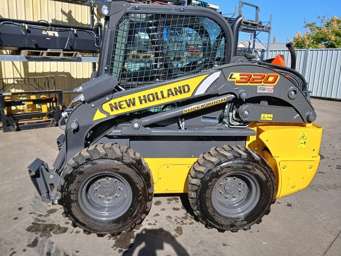2025 New Holland L320 YELLOW