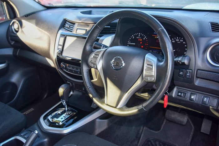 2020 Nissan Navara ST