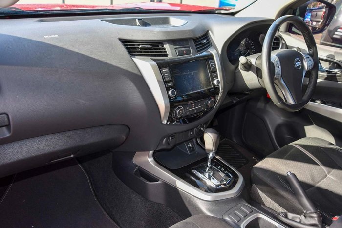 2020 Nissan Navara ST