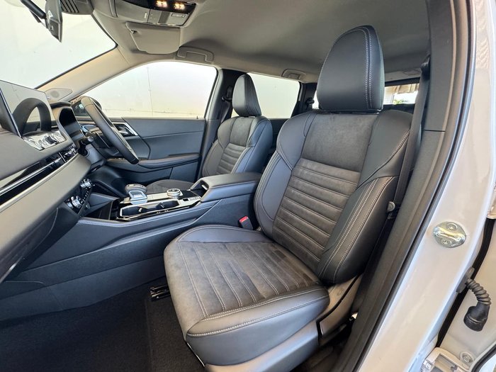 2025 Mitsubishi Outlander LS