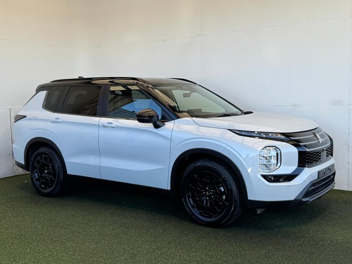 2025 Mitsubishi Outlander LS