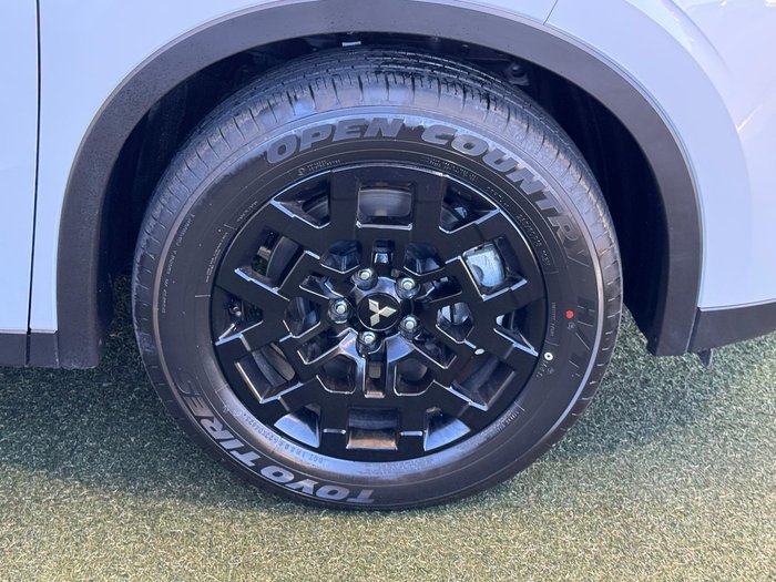 2025 Mitsubishi Outlander LS