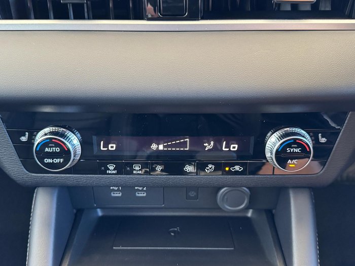 2025 Mitsubishi Outlander LS