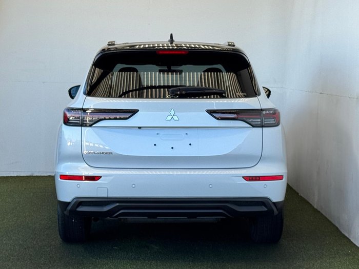2025 Mitsubishi Outlander LS