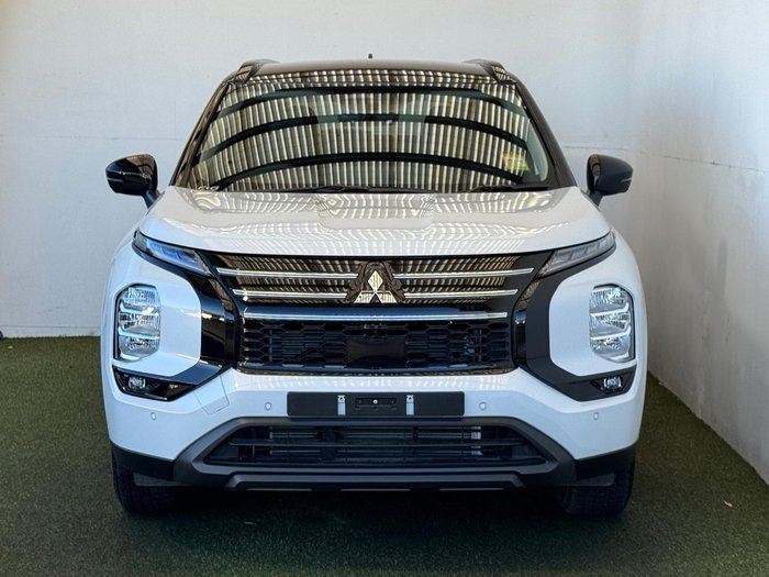 2025 Mitsubishi Outlander LS