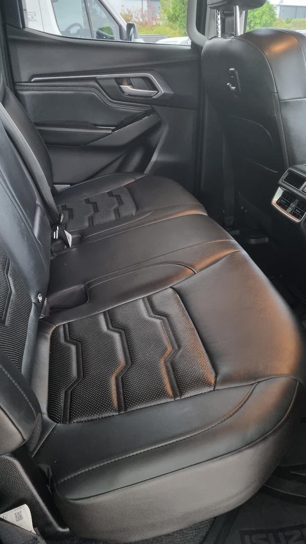 2023 Isuzu D-MAX LS-U+