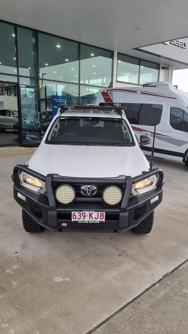 2023 Toyota Hilux SR