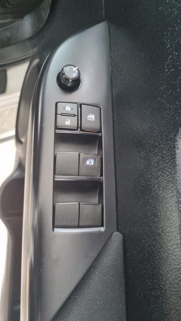 2023 Toyota Hilux SR