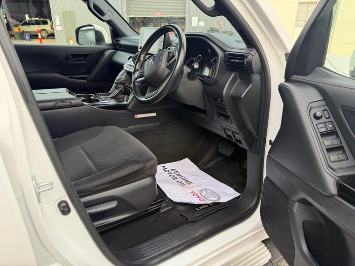 2024 Toyota Landcruiser GXL