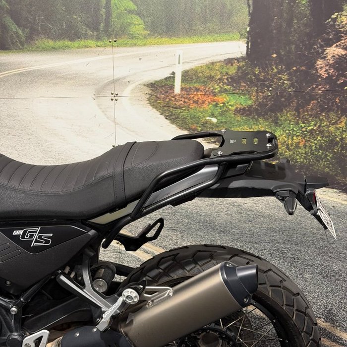 2025 BMW Motorrad R 12 Black