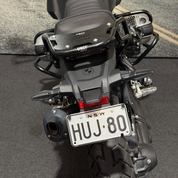 2025 BMW Motorrad R 12 Black