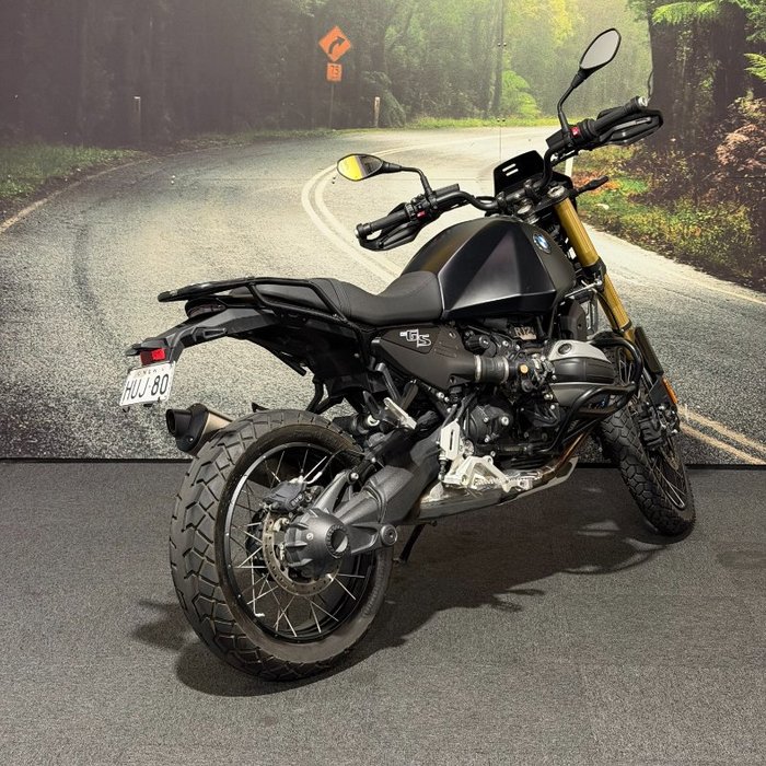 2025 BMW Motorrad R 12 Black