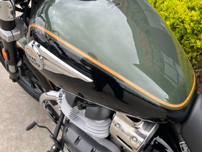 2026 Royal Enfield SUPER METEOR 650 Interstella Green