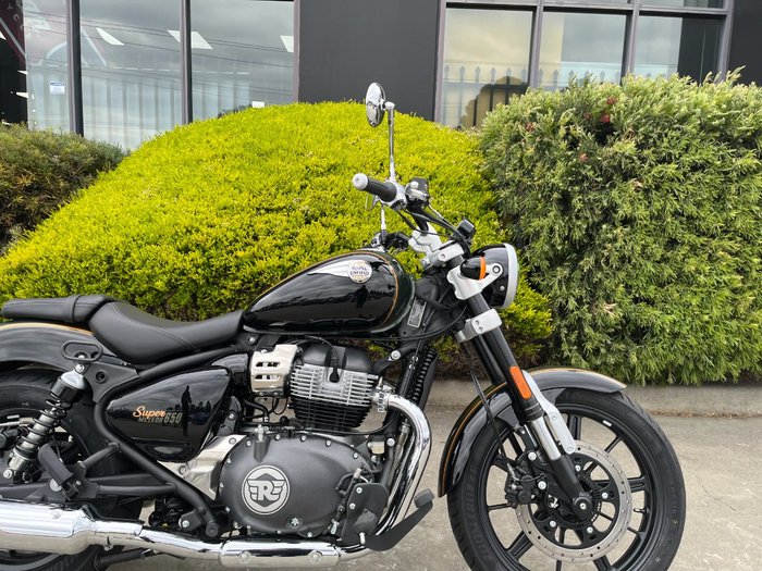 2026 Royal Enfield SUPER METEOR 650 Interstella Green