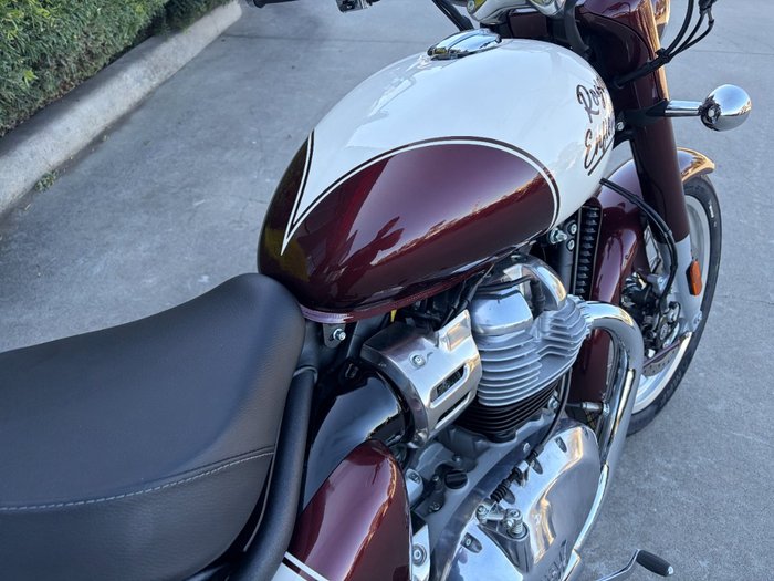 2025 Royal Enfield CLASSIC 650 White