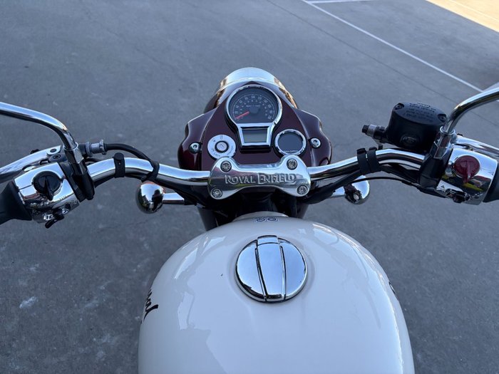 2025 Royal Enfield CLASSIC 650 White