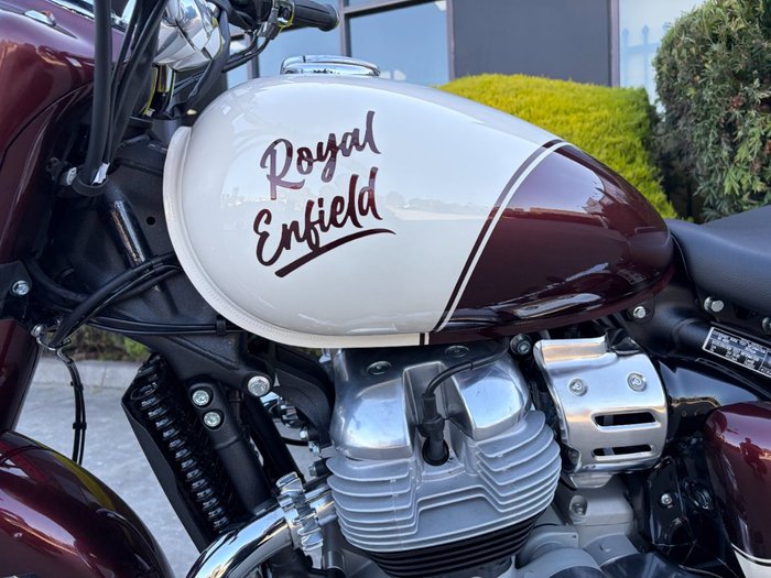 2025 Royal Enfield CLASSIC 650 White