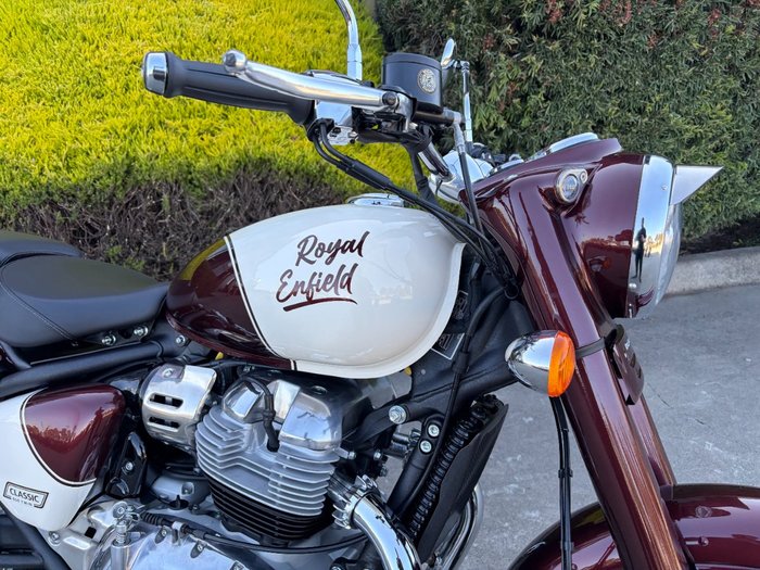 2025 Royal Enfield CLASSIC 650 White