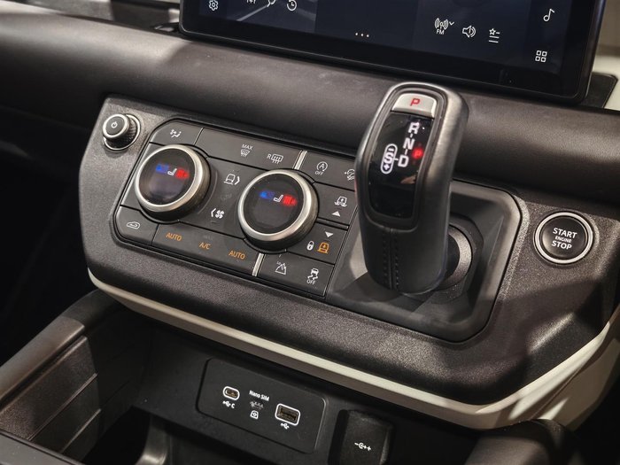 2020 Land Rover Defender 110 P400 SE L663 MY20.5 AWD Fuji White